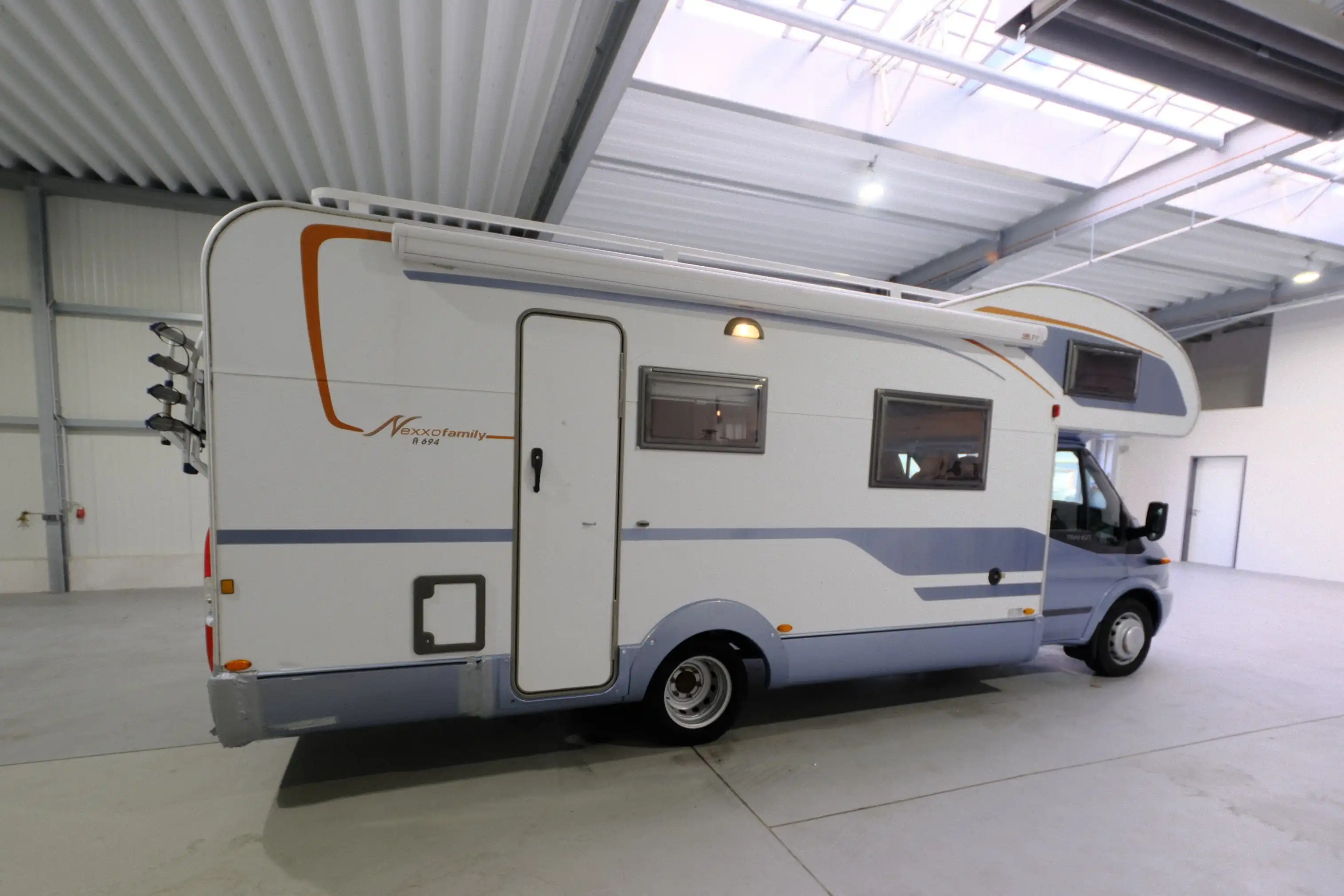 BUERSTNER Nexxo Family A 694